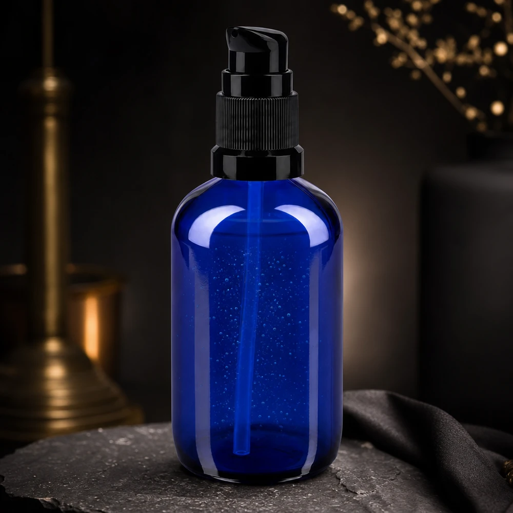 Flacon de pharmacie STD bleu de 100 ml avec pompe noire mate, dans un cadre luxueux