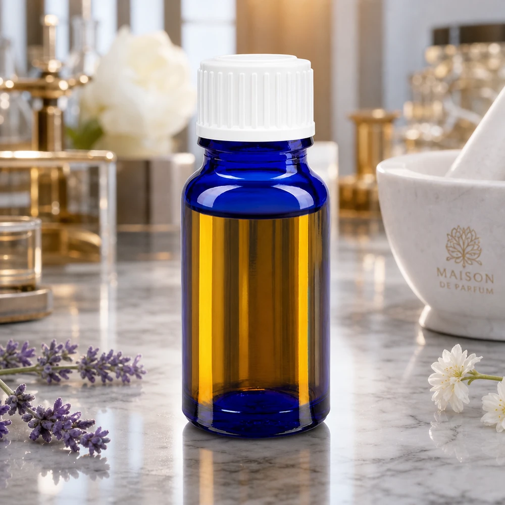 Flacon de pharmacie bleu 10ml bouchon vissable blanc standard Flacon en verre de pharmacie bleu cobalt de 10 ml avec bouchon à vis blanc de 11 mm, dans un élégant laboratoire de parfumerie