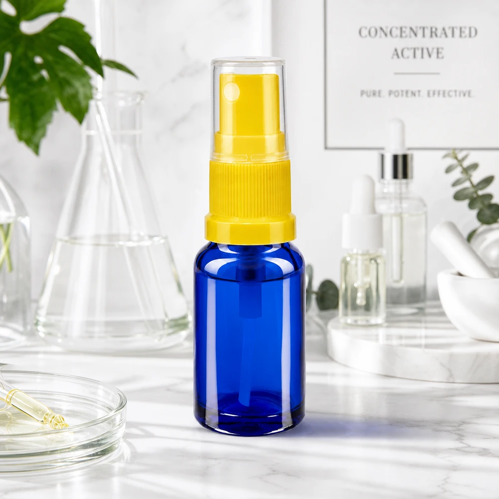 Flacon de pharmacie bleu 10ml embout spray jaune Flacon pulvérisateur de pharmacie de 10 ml, bleu cobalt, avec diffuseur jaune, pour les cosmétiques et la pharmacie