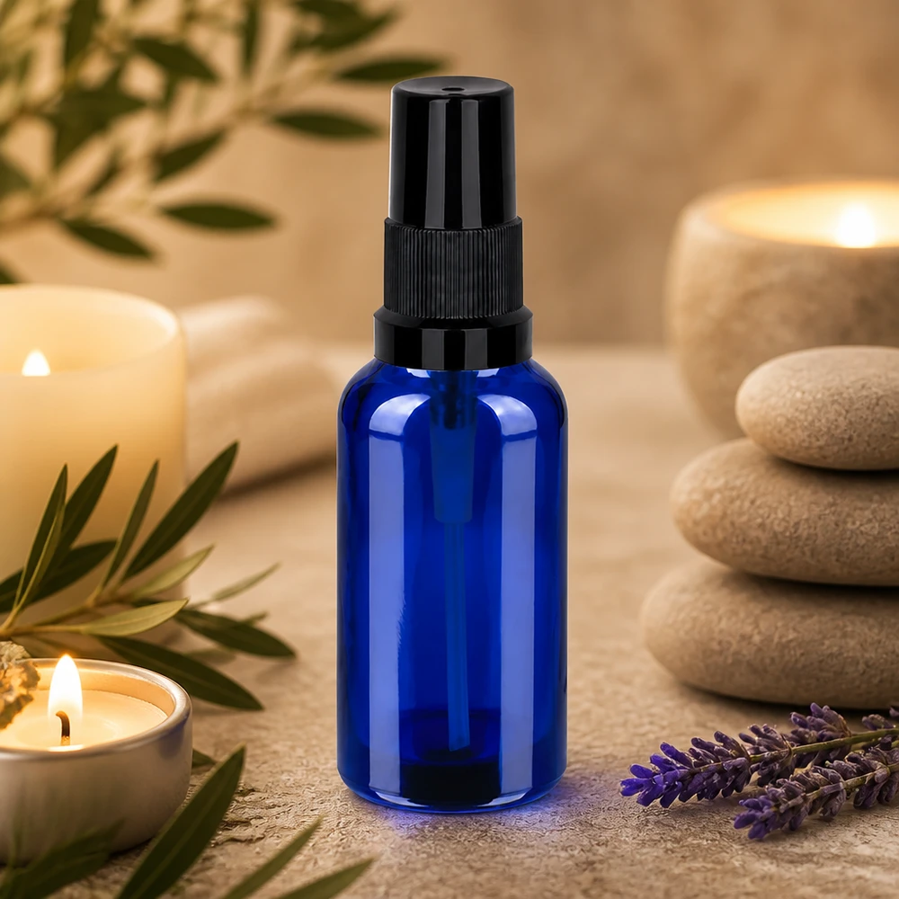 Vaporisateur 30ml noir STD BlueLine UT18/30 Vaporisateur en verre bleu pratique de 30 ml avec une fine brume pour une répartition uniforme