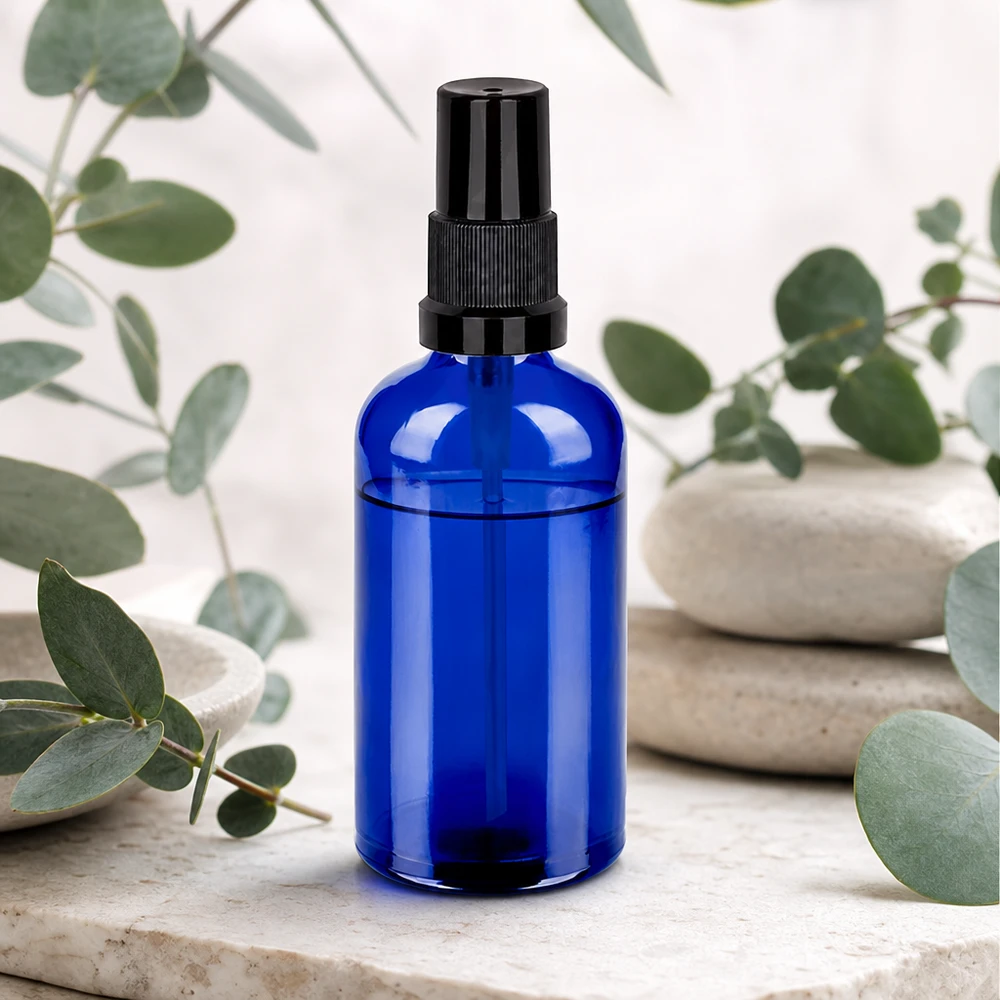Vaporisateur 100ml noir STD BlueLine UT18/100 Flacon en verre bleu de 100 ml avec embout de pulvérisation - taille compacte pour les déplacements et les voyages