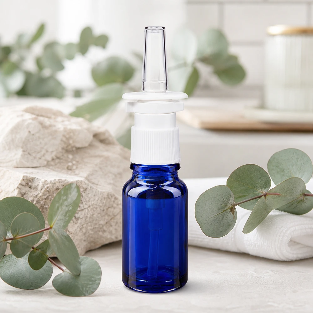 Flacon compact pour spray nasal en verre ApoGlas bleu cobalt avec bouchon standard blanc, 10 ml