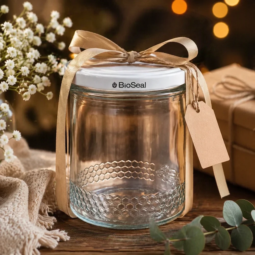 Pot de miel vide de 400 ml avec couvercle BioSeal blanc, décoré avec un ruban doré et un pendentif