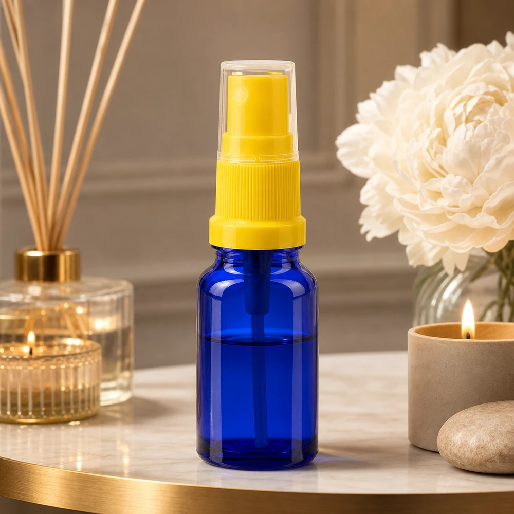 10ml Vaporisateur jaune/tr. STD BlueLine UT18/10 Flacon en verre 10ml bleu avec mécanisme de vaporisation pratique jaune pour cosmétiques naturels BlueLine UT18