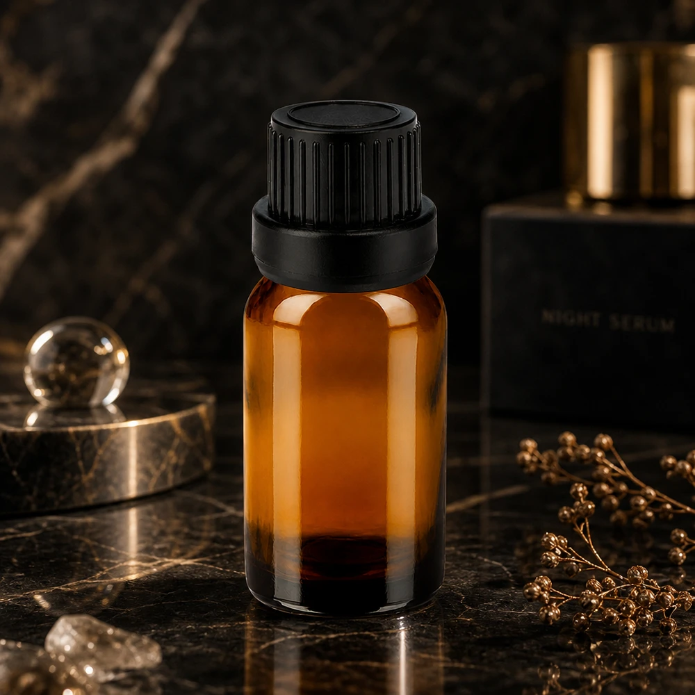 Flacon 10ml 11mm SV noir OV BrownLine UT18/10 Bouchon à vis noir 11mm SV sur flacon en verre brun de 10ml pour emballage cosmétique professionnel