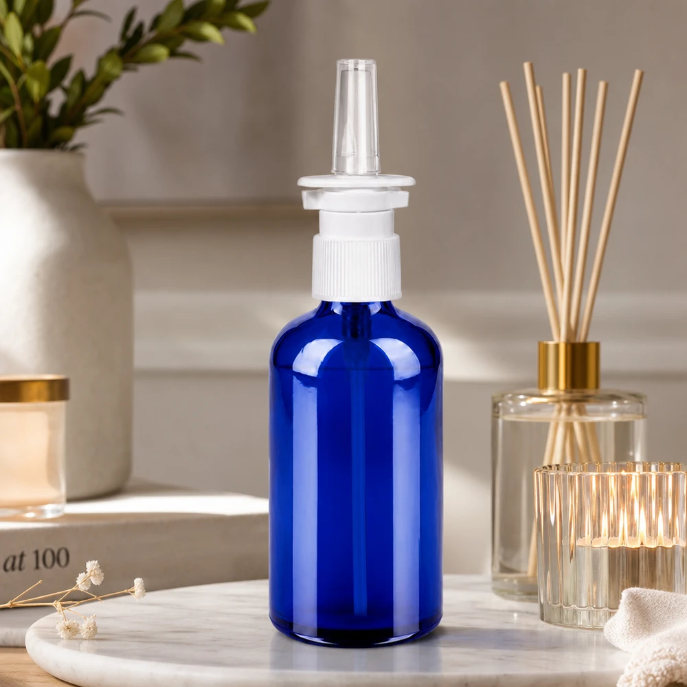 100ml flacon vaporisateur nasal blanc/tr. STD BlueLine UT18/100 Bouteille de spray nasal BlueLine de 100 ml avec filetage STD et système de pulvérisation anti-gouttes pour une application précise