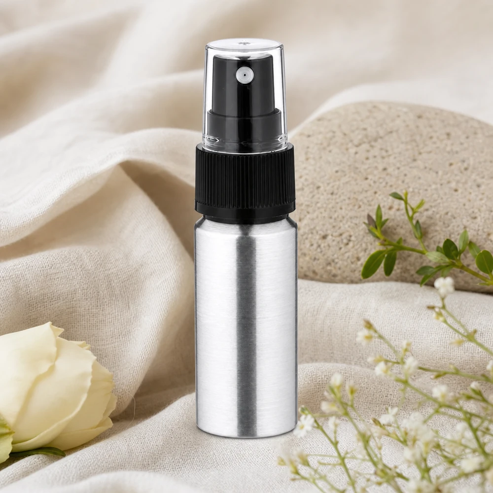 Bouteille en aluminium poncé 20 ml, avec vaporisateur à pompe noir Vaporisateur robuste de 20 ml en aluminium - alternative durable aux bouteilles en plastique