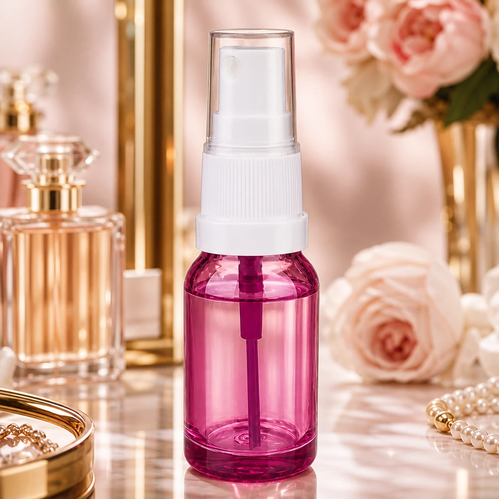 Vaporisateur compact de 10ml de couleur violette transparente, parfait pour une routine beauté mobile