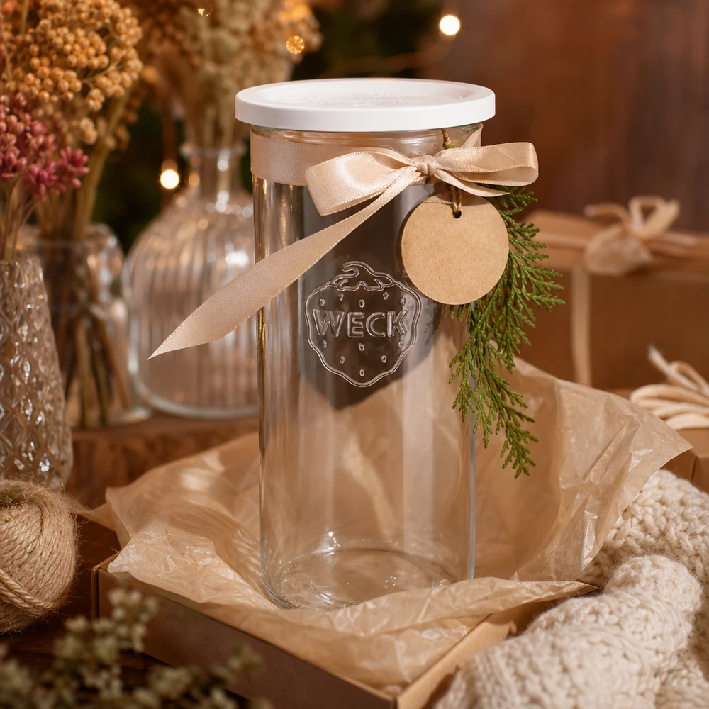 1500ml bocal conique avec couvercle fraîcheur WECK RR100 WECK Verre plongeant 1500ml RR100 décoré pour Noël avec pendentif en forme de ruban et branche de sapin comme idée de cadeau