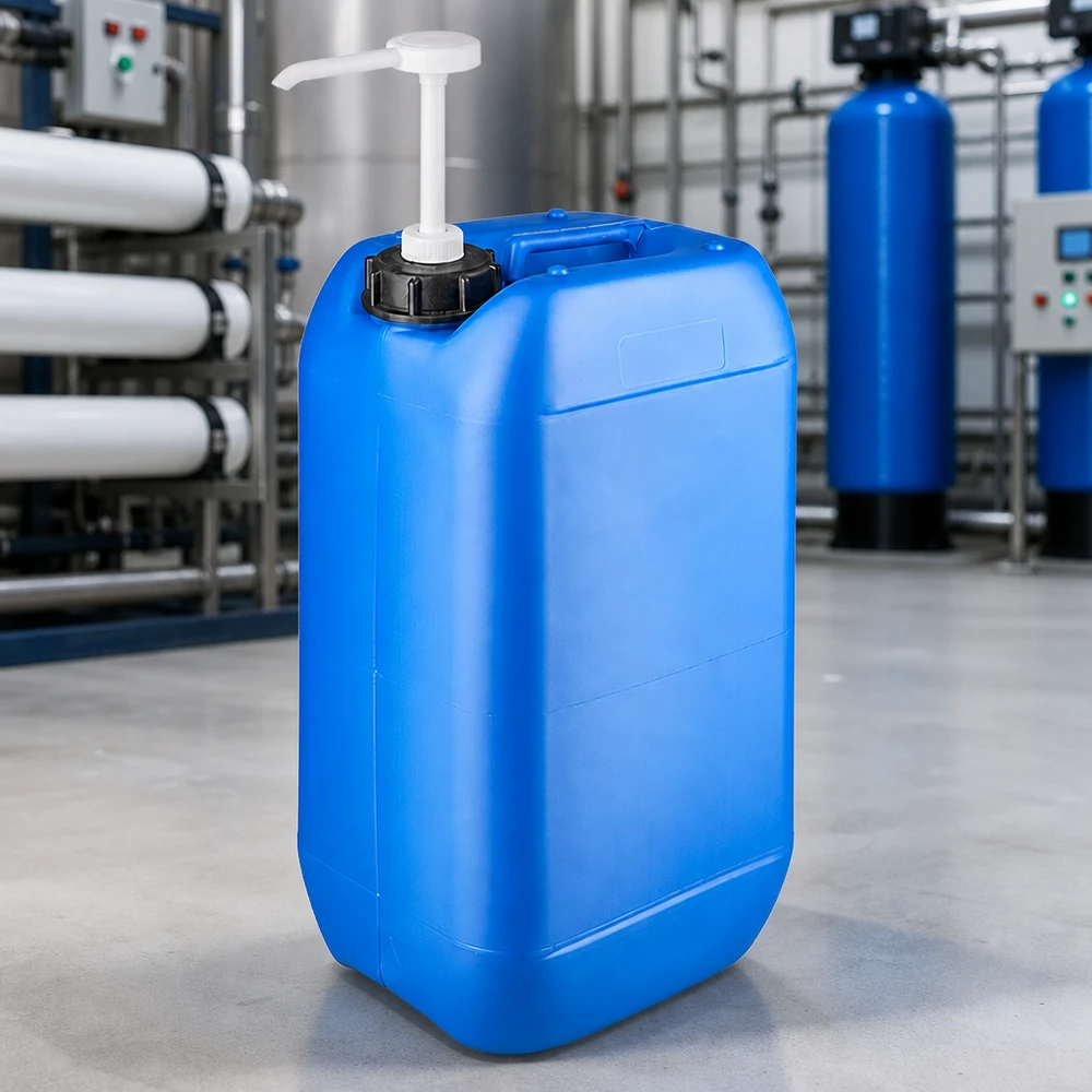 Bidon industriel empilable de 15 L, bleu, avec pompe intégrée, pour liquides chimiques