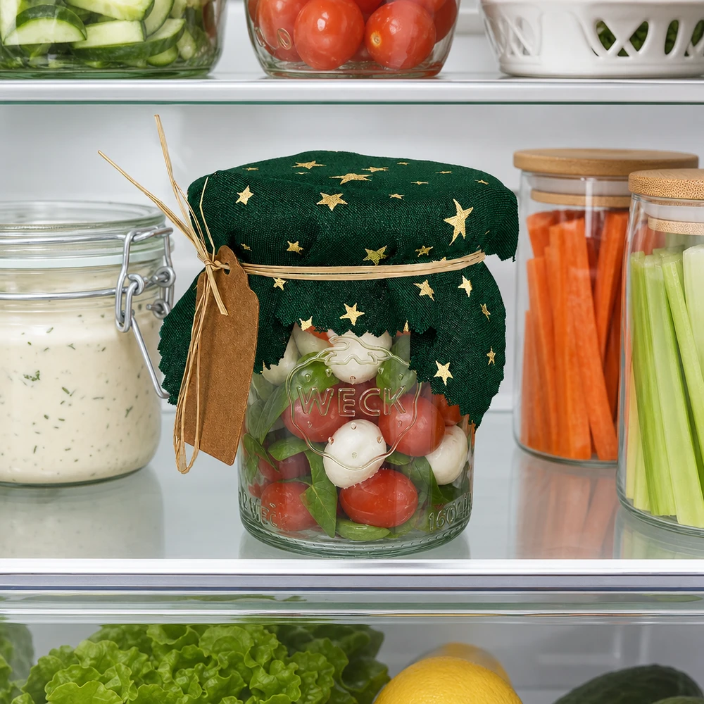 Couvercle en tissu vert étoilé 12cm carré dans le réfrigérateur sur bocal de réveil avec légumes, couvercle décoratif en verre