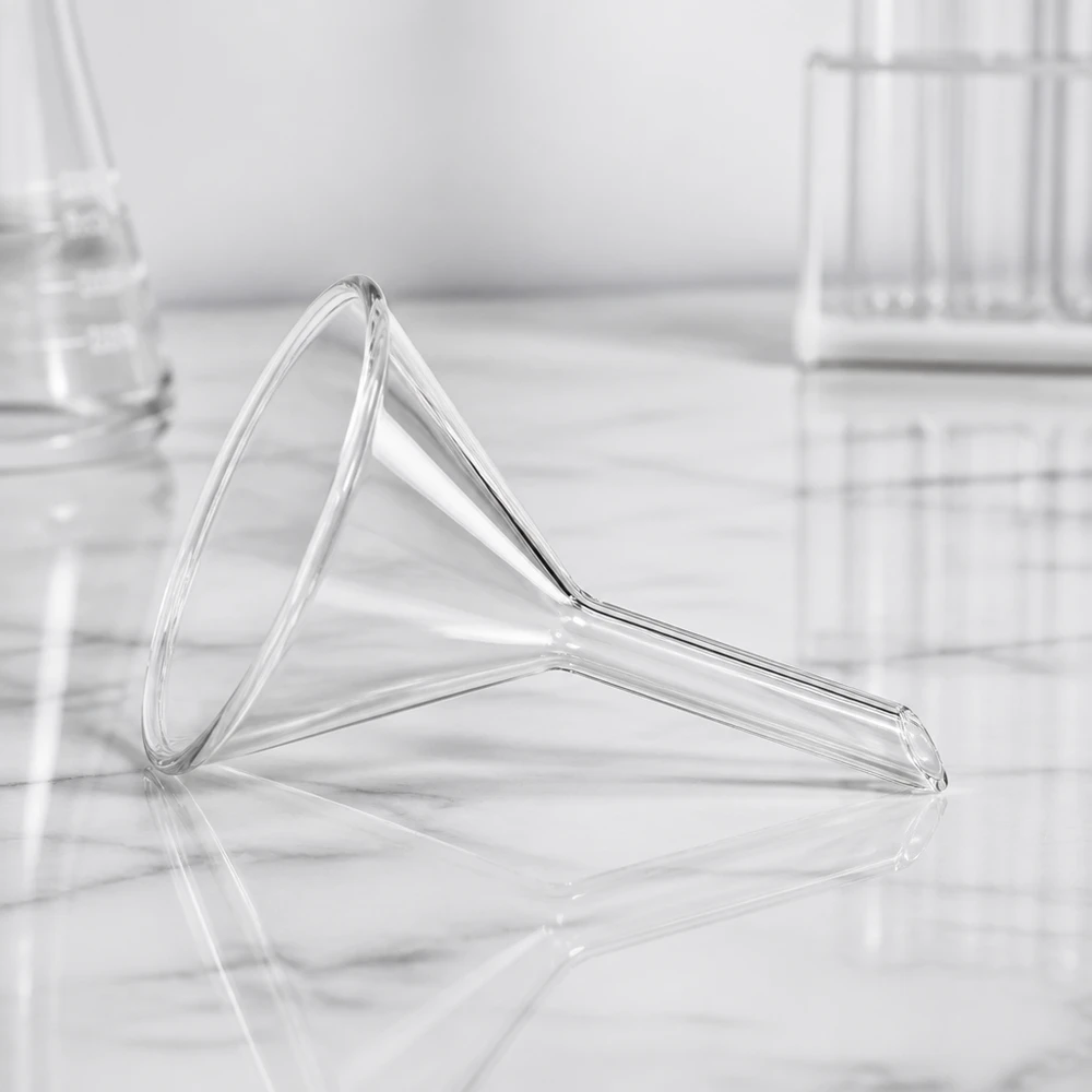 Entonnoir en verre de style court de 50mm de diamètre en verre sodo-calcique robuste pour les travaux de laboratoire
