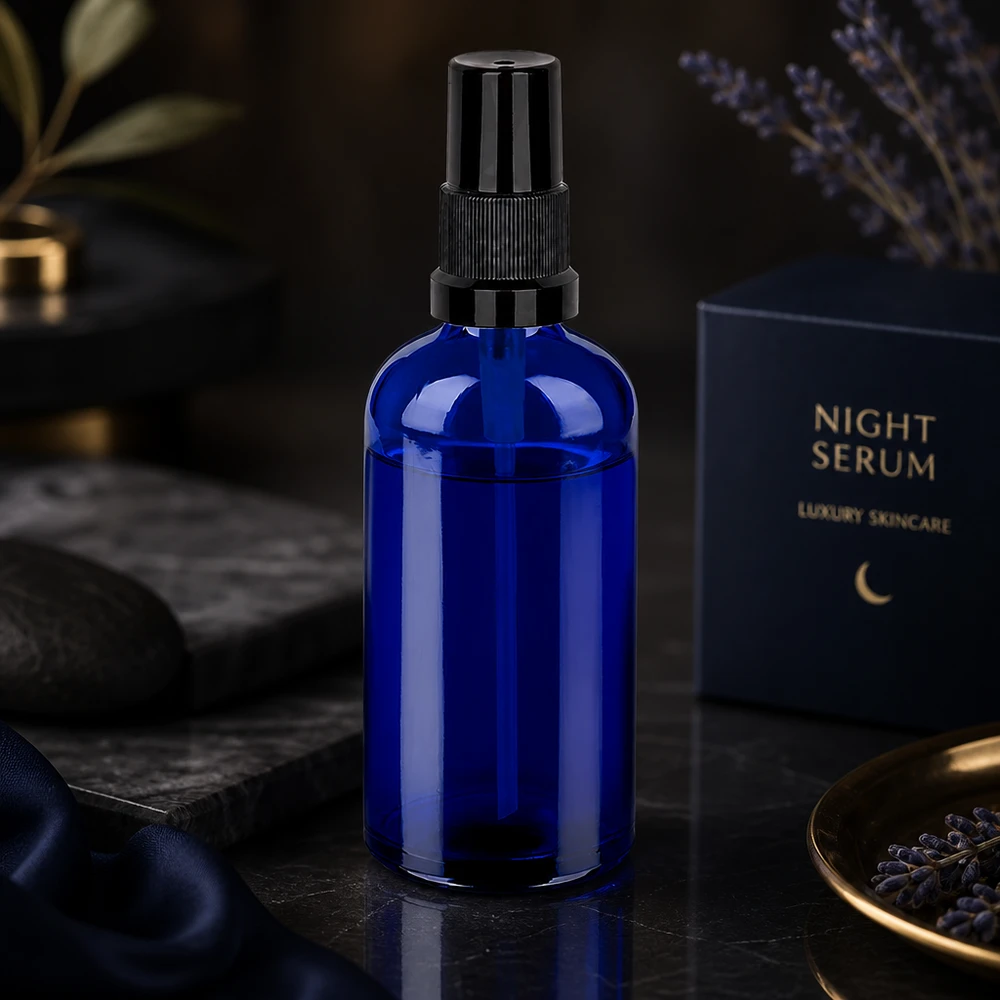 Vaporisateur 100ml noir STD BlueLine UT18/100 Élégant vaporisateur en verre 100ml bleu avec pompe noire mate - STD BlueLine UT18/100