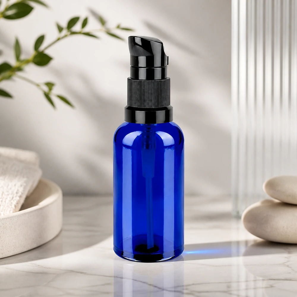 50ml flacon pompe noir STD BlueLine UT18/50 Flacon pompe 50ml STD BlueLine UT18/50 avec protection UV par verre bleu et tête de pompe noire