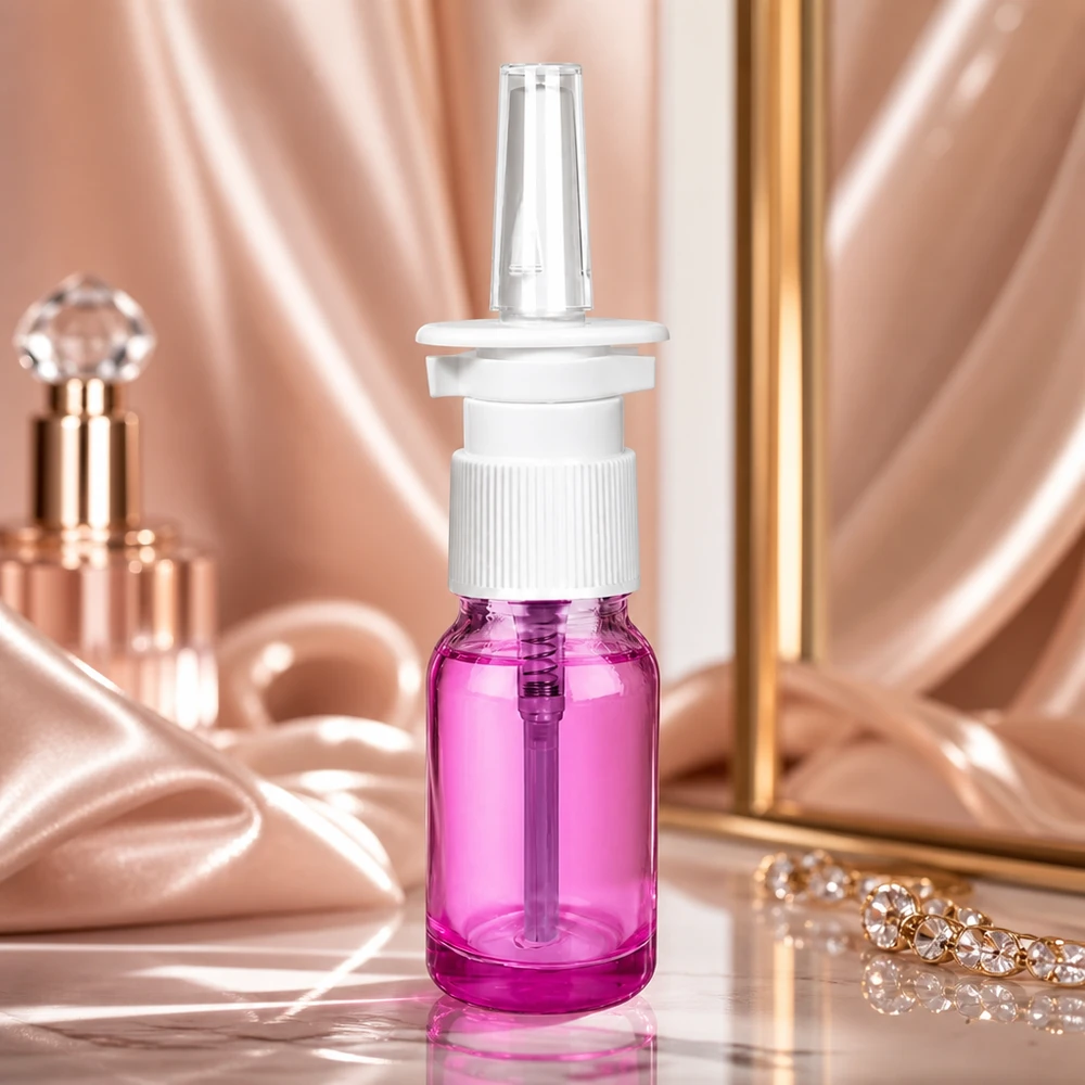 Bouteille de spray nasal violette de 10 ml avec design transparent et applicateur blanc pour la visibilité